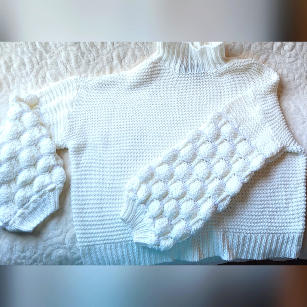 White/ Ivory Mock-turtleneck sweater